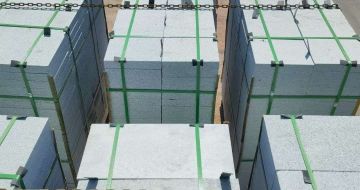 兰州 芝麻白花岗岩5公分地铺石 花岗岩厂家工厂装车日常