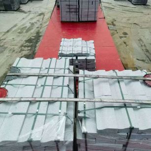 兰州 芝麻白仿形加直形路沿石出货日常