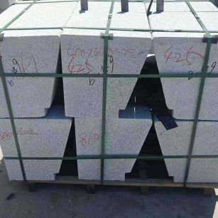 兰州 芝麻白异形坐凳，石凳