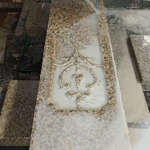 兰州 黄金麻花岗岩异形加工雕刻栏杆大柱