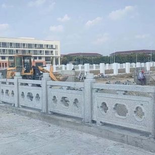 兰州 白麻花岗岩荔枝面河道栏杆