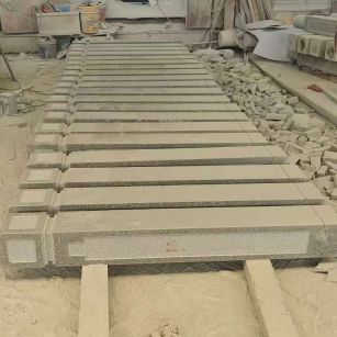 兰州 芝麻白异形加工雕刻-栏杆大柱，方柱