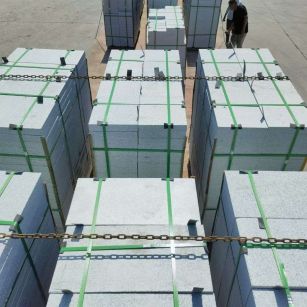 兰州 芝麻白花岗岩5公分地铺石 花岗岩厂家工厂装车日常