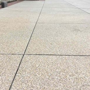 兰州 黄金麻花岗岩石板材荔枝面地面铺装效果