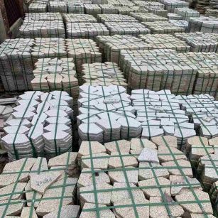 兰州 黄金麻白麻花岗岩荔枝面地铺石(冰裂纹)