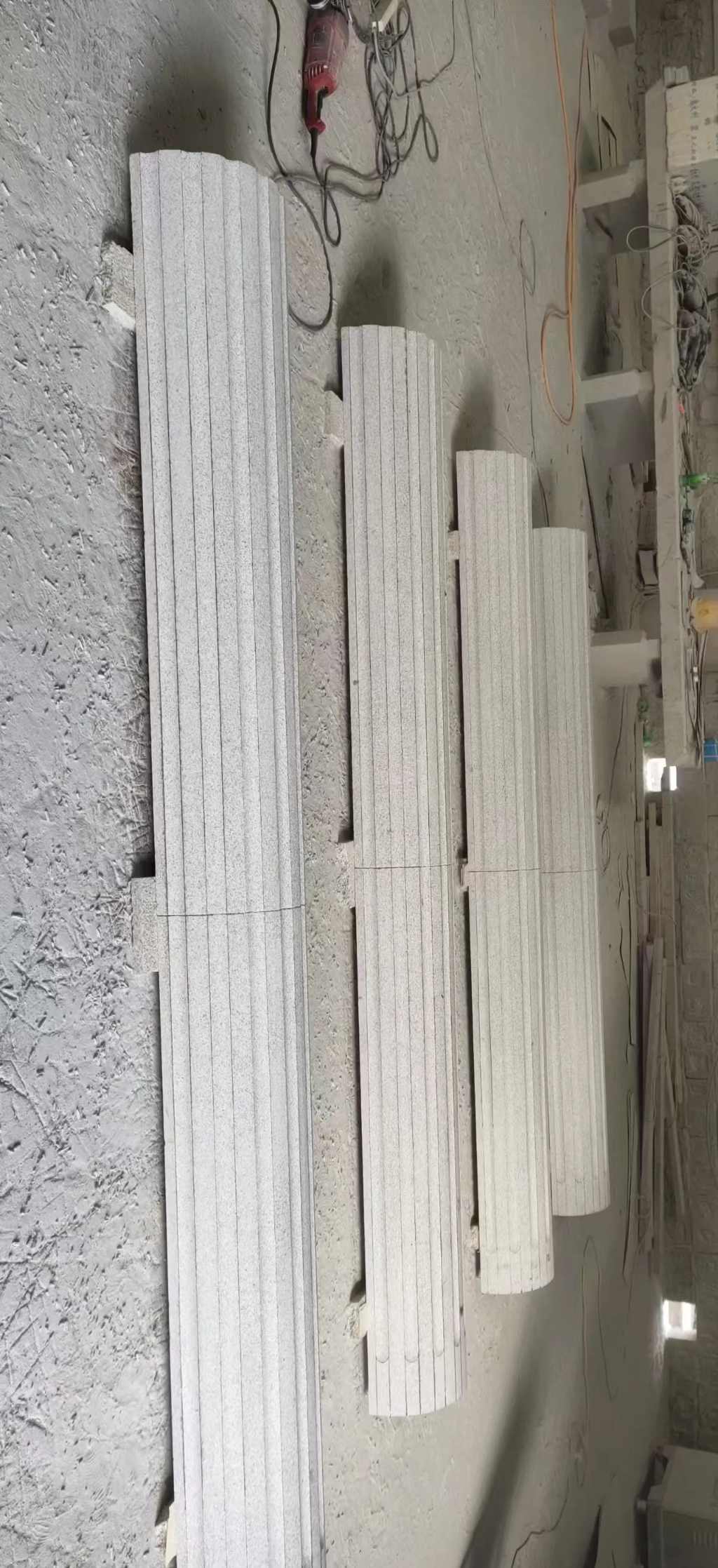 兰州 花岗岩厂家带你看白麻花岗岩门楼大柱柱皮