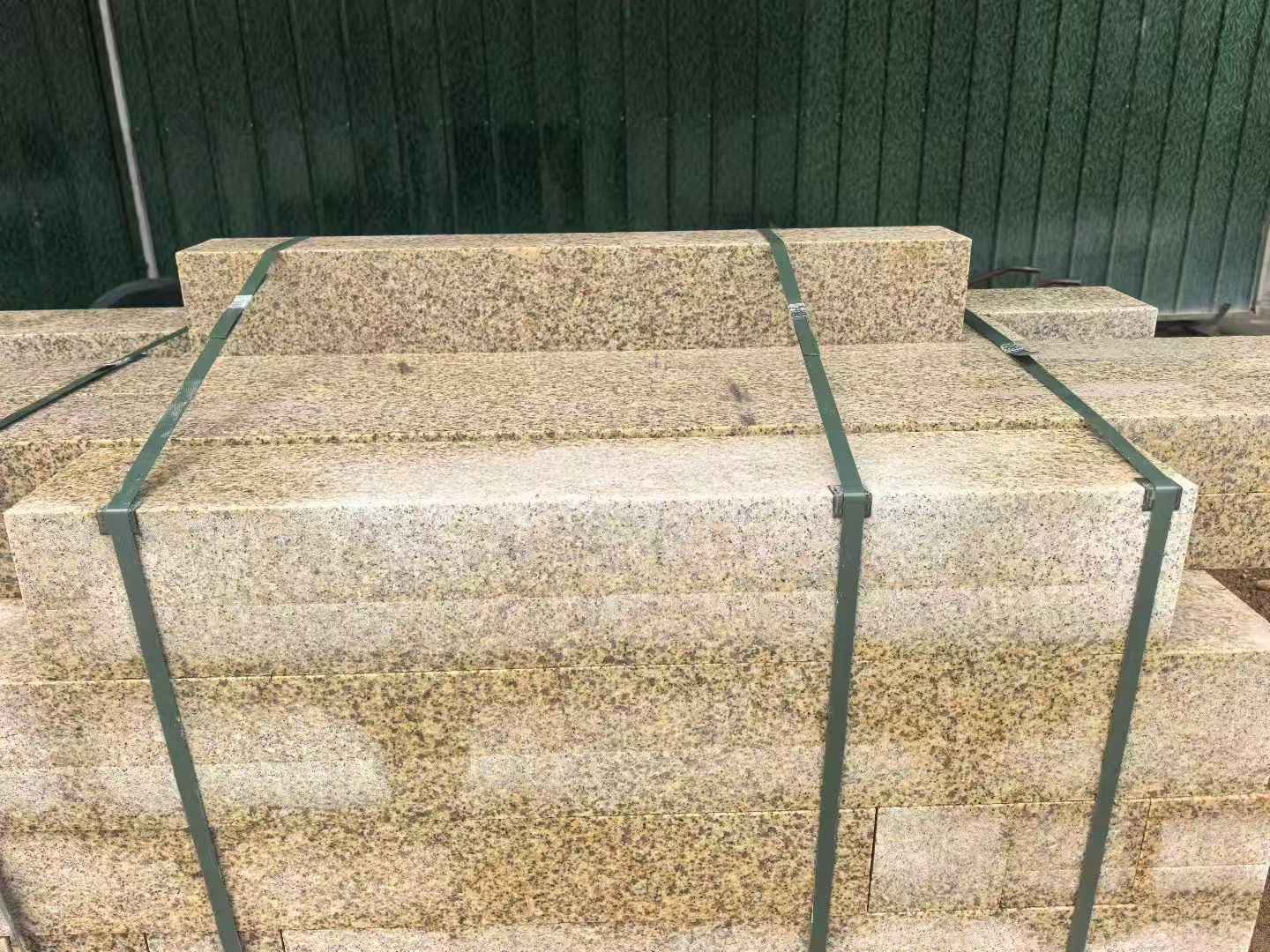 兰州 黄金麻花岗岩石材机切面栏杆料半成品