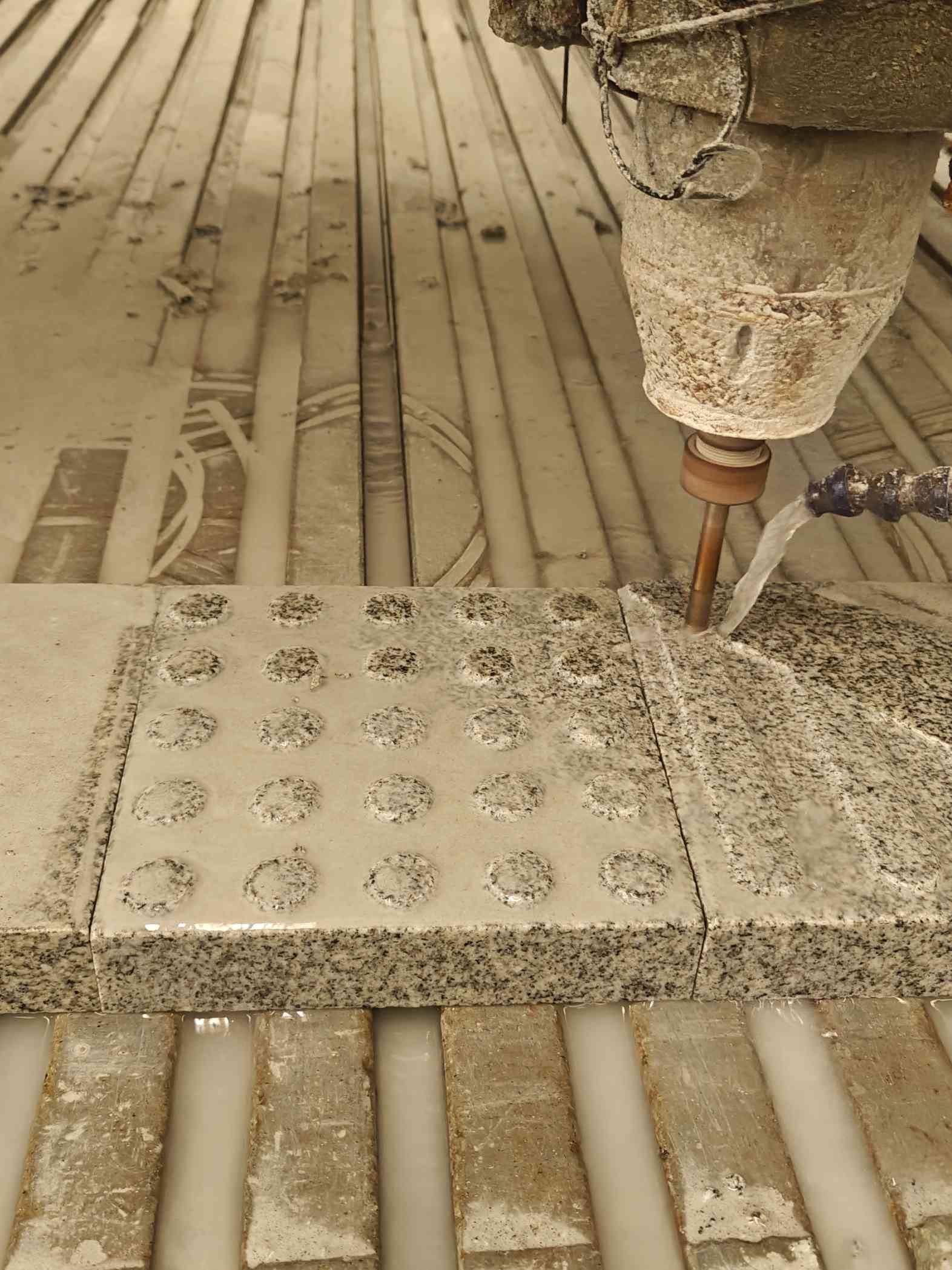 兰州 芝麻白花岗岩石材盲人石、盲道石、盲点石