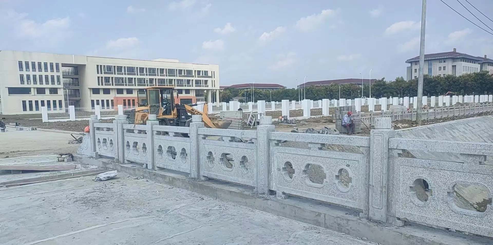 兰州 白麻花岗岩荔枝面河道栏杆