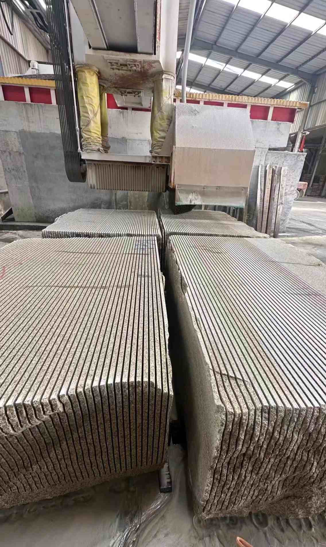 兰州 车间生产日常，黄金麻白麻花岗岩