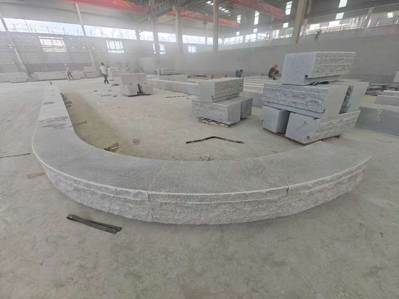 兰州 芝麻白异形坐凳，自然面光面弧形加工