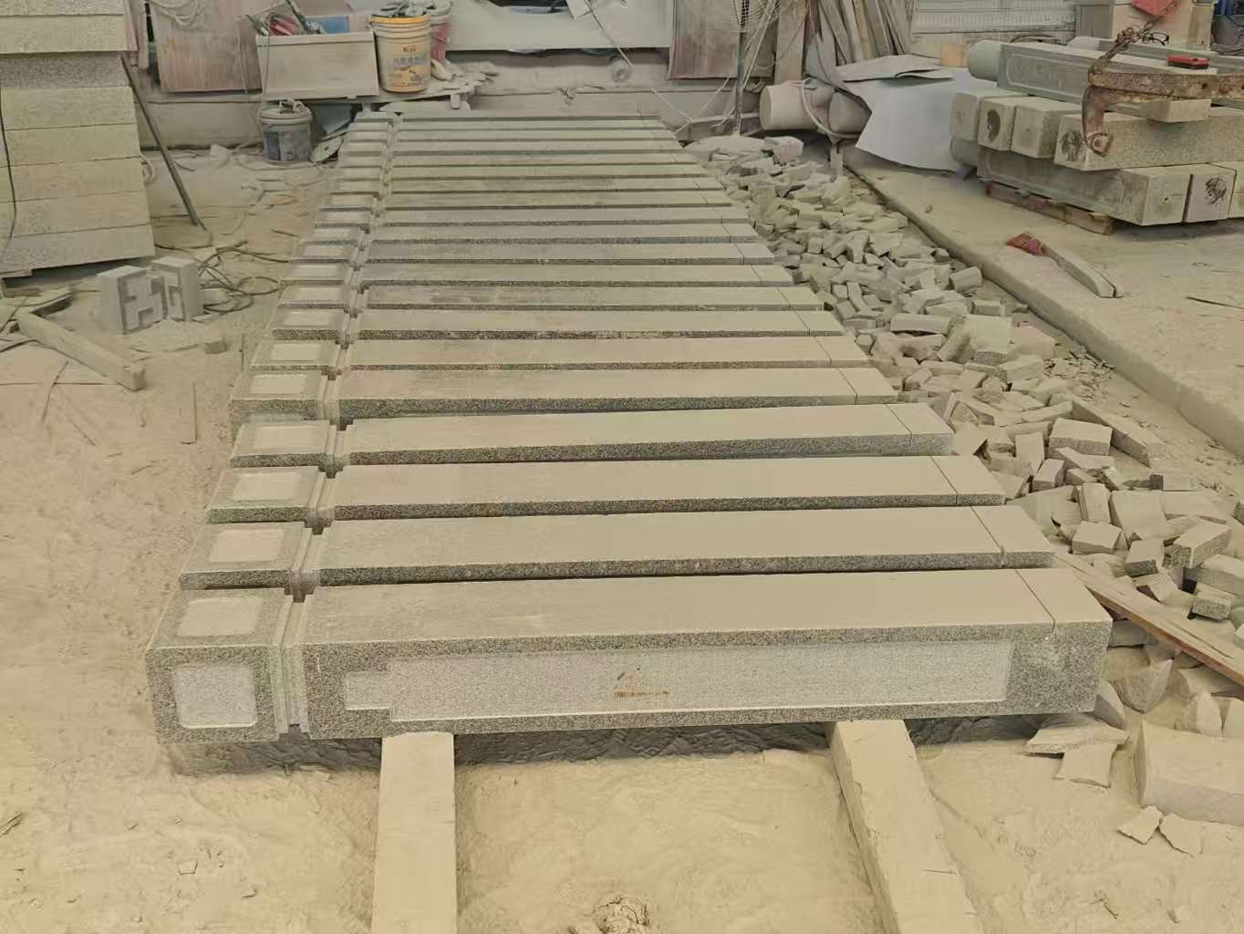 兰州 芝麻白异形加工雕刻-栏杆大柱，方柱