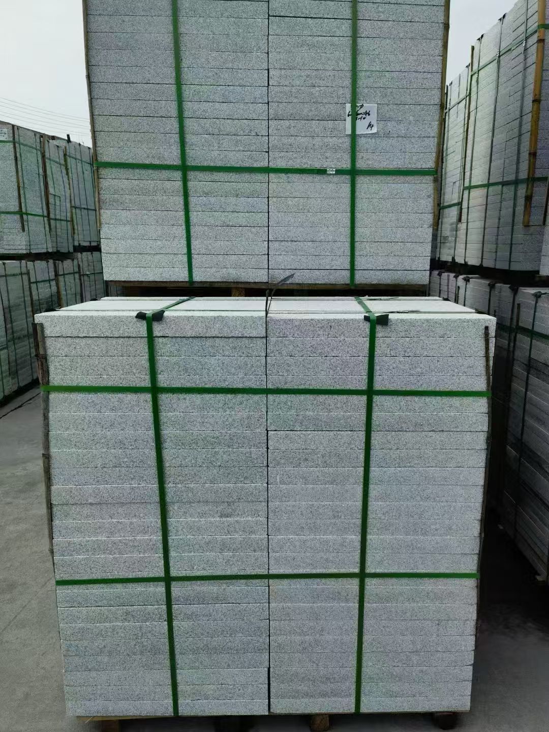 兰州 芝麻白火烧，园林广场市政工程地铺石，1.8~5.0厚均有现货