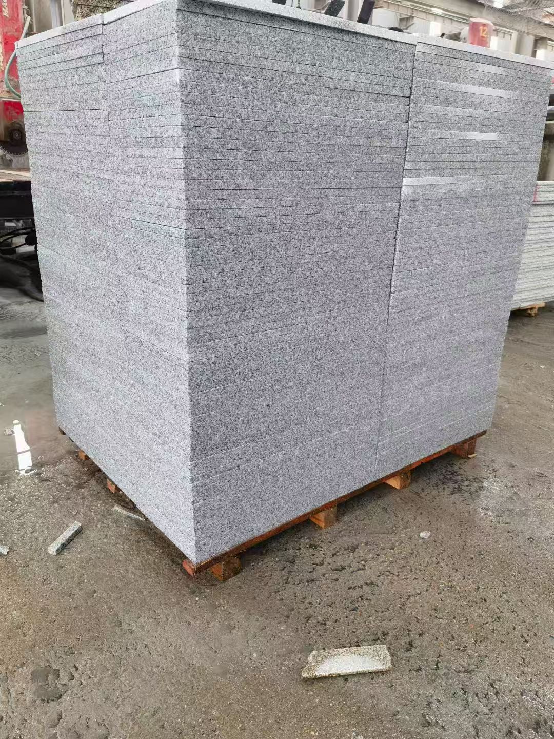 兰州 芝麻白火烧面1.8厚300*600地铺石，尺寸标准，厚薄均匀