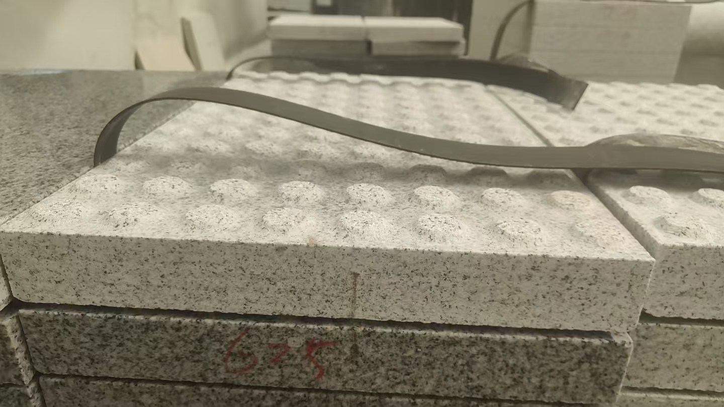 兰州 芝麻白花岗岩6.0公分荔枝面五轴加工雕刻盲点