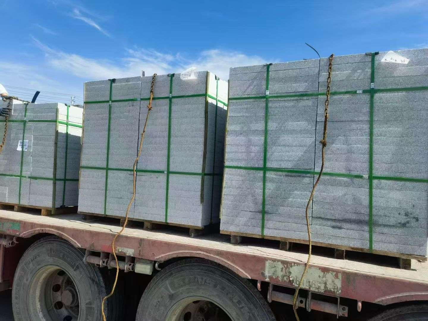 兰州 芝麻白花岗岩地铺石装车日常