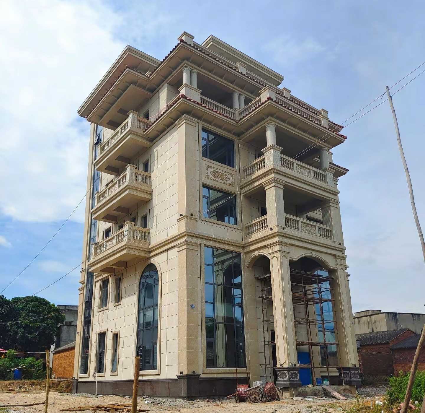 兰州 黄金麻花岗岩石材别墅外墙干挂搭配（雕花栏杆花瓶柱门楼罗马柱）