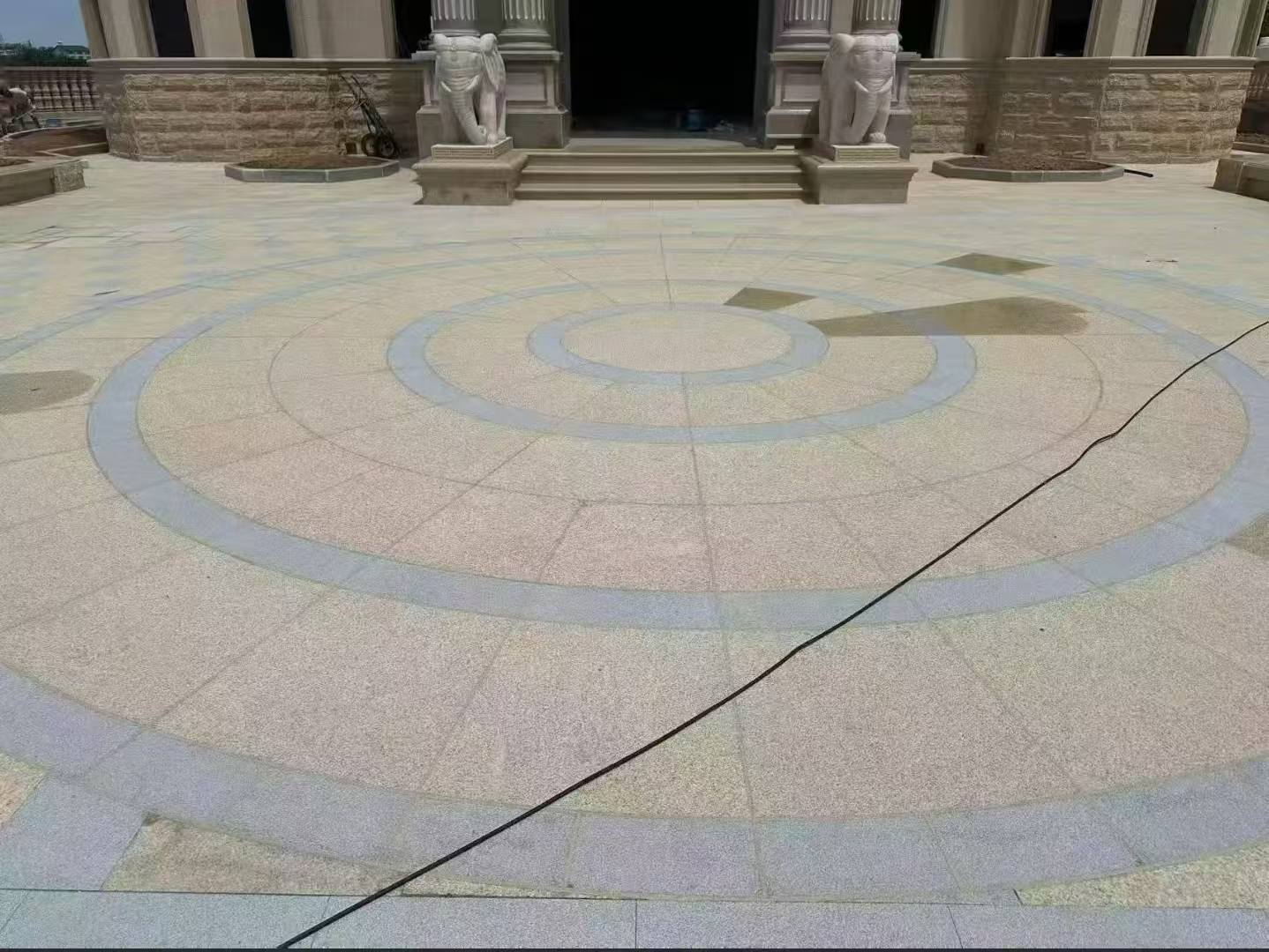 兰州 黄金麻芝麻灰花岗岩石材地铺拼接效果